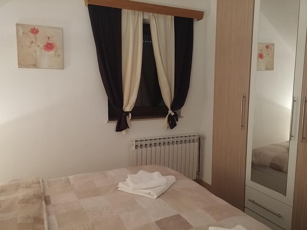 Apartment Rosandic Смолянац Екстериор снимка